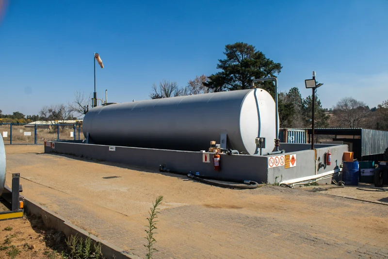 Renisto's solvent storage tank